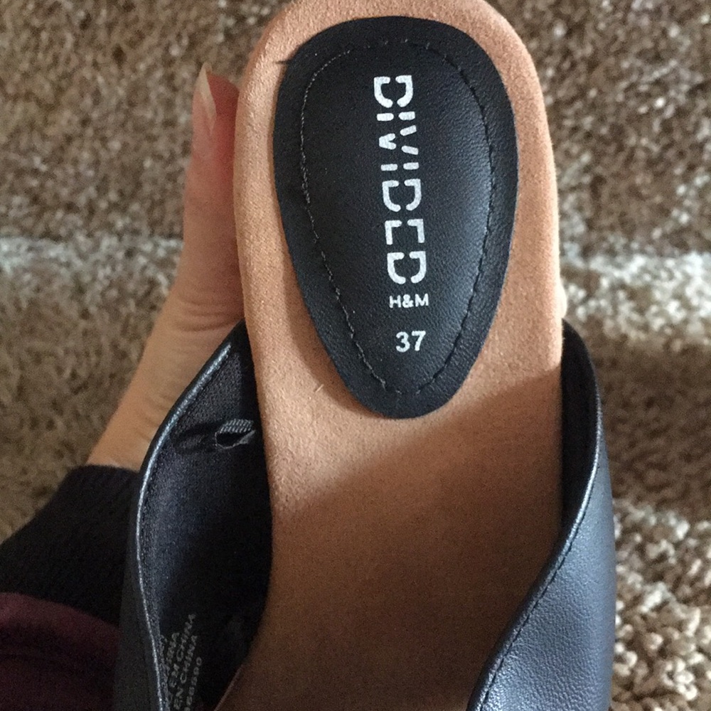 Heels - Picture 5 of 7